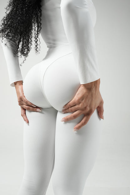 ICONIC WHITE JUMPSUIT - FULL BODY